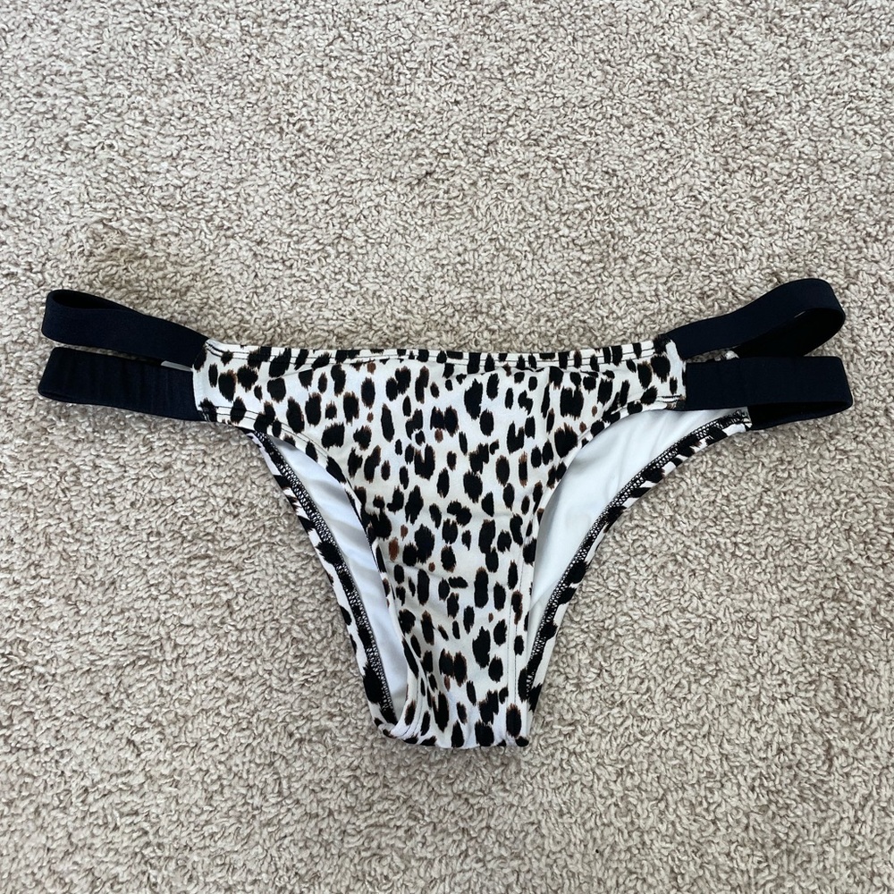 Victoria Secret White & Black Cheetah Print Bikini Bottom - Size Large